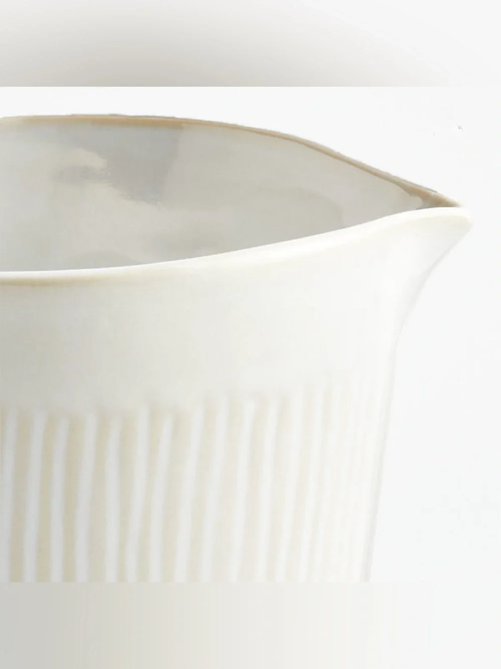 New! Crate&Barrel White Ribbed Ceramic Sauce Boat